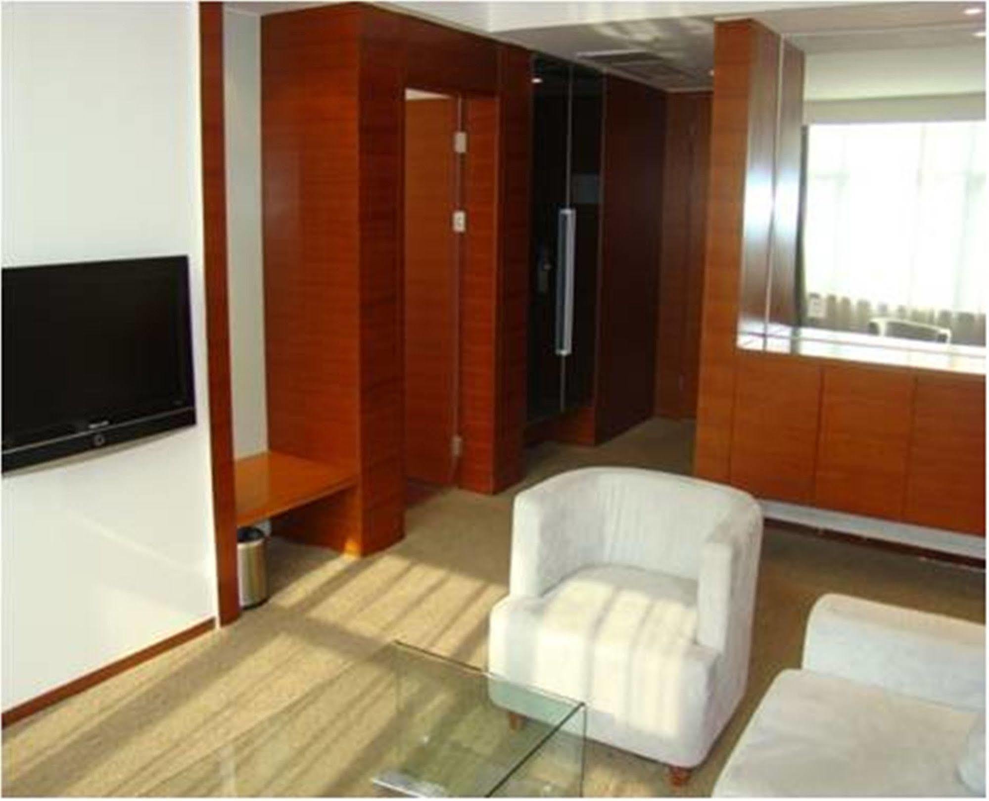 Holiday Inn Express Tianjin Binhai Ngoại thất bức ảnh